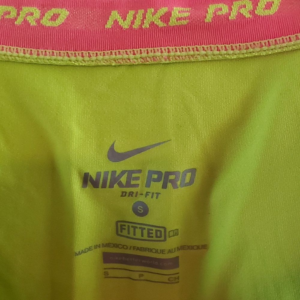 Nike shirt - Picture 2 of 6